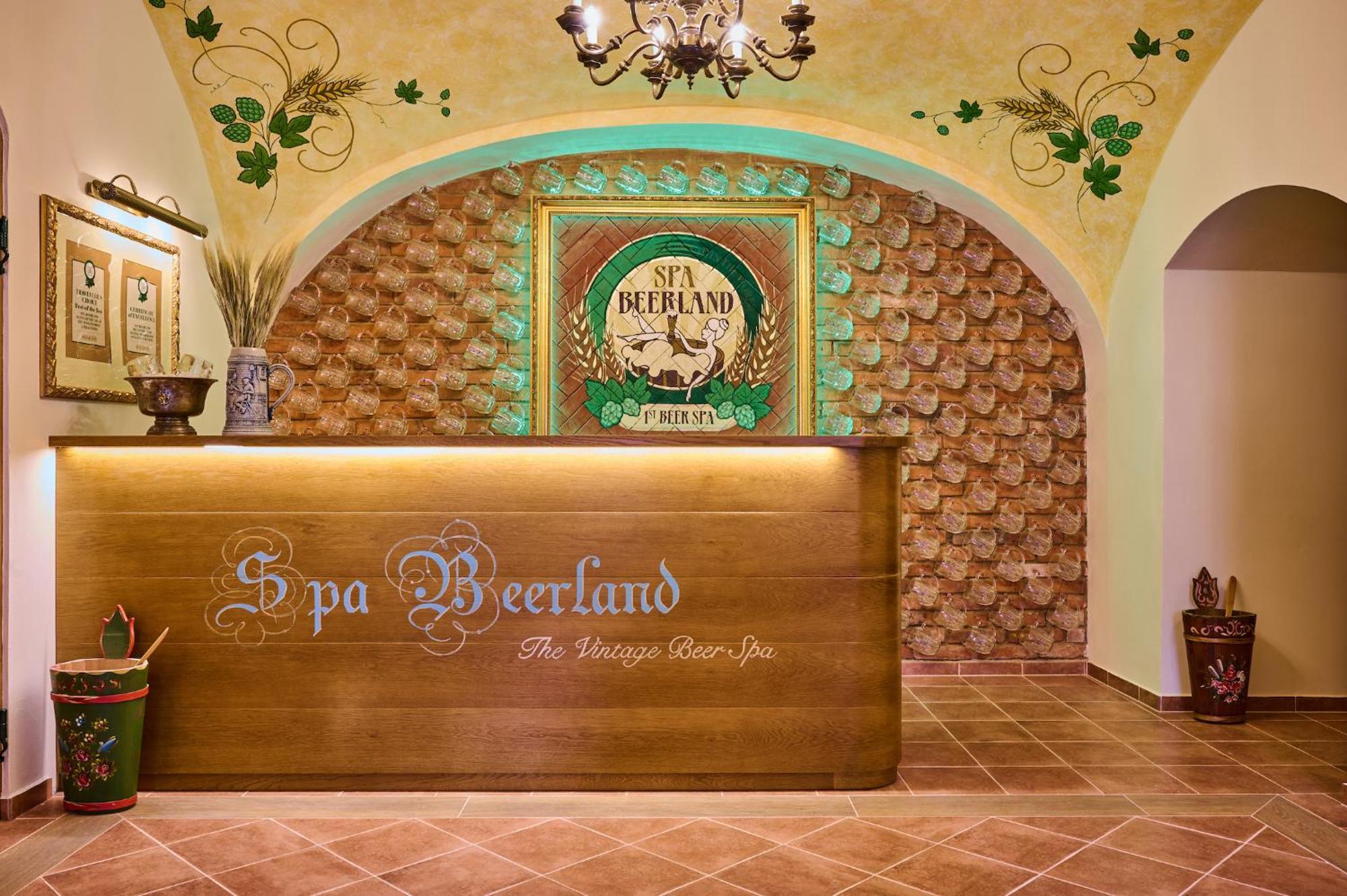 Spa Beerland - At The Golden Lamb Plzeň Exterior foto